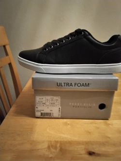 Perry Ellis Leather Sneakers