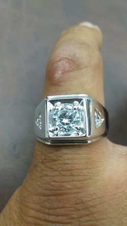 10k white gold ring 5.5 grams