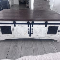 Rustic Farmhouse Table 