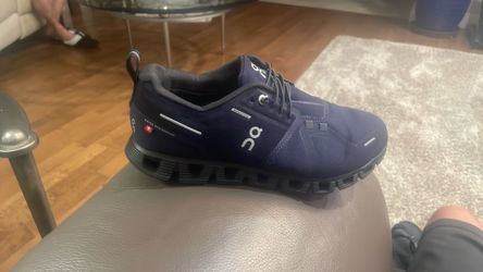 I cloud like new size 8.5