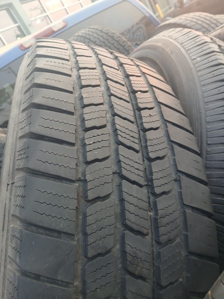LT225/75R16 MICHELIN VAN TRUCK TIRES (2)