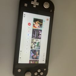 Nintendo Switch Lite (+1 Game)