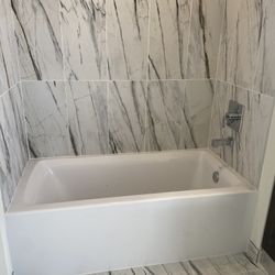 Brand New Tub In Box Duravit