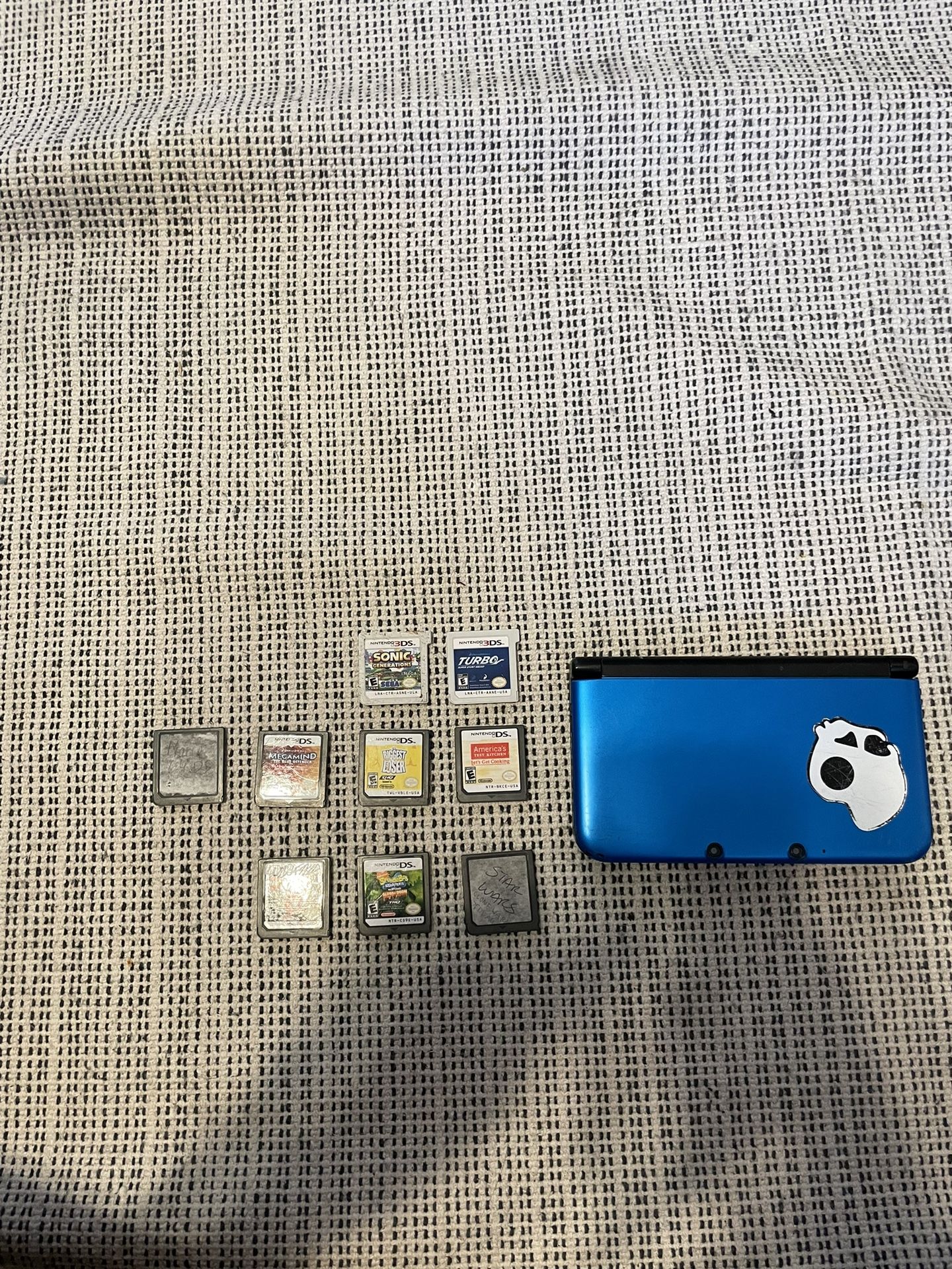 Nintendo 3DS XL(For Parts) With 9 Games