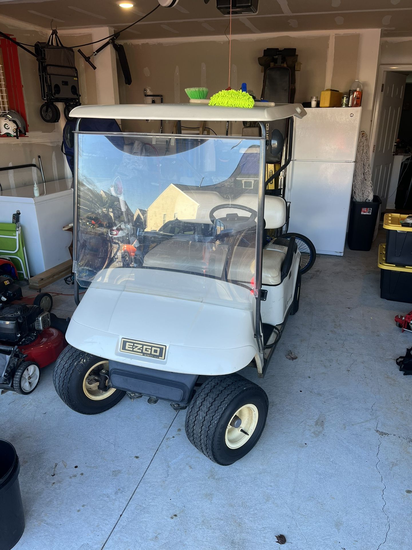 E-Z-GO TXT Golf Cart