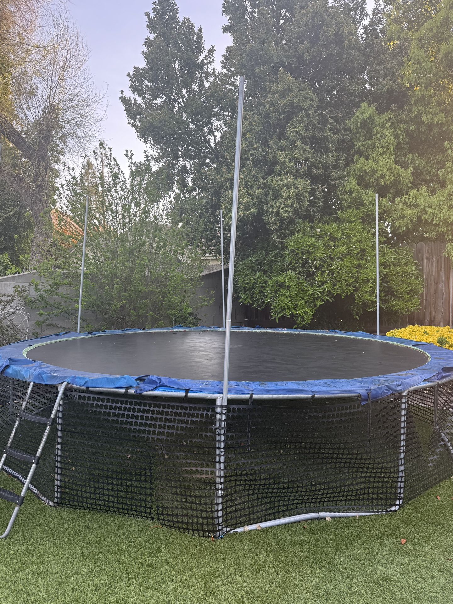 15’ Trampoline