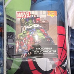 NEW NEVER OPEN microfiber twin comforter super heros Marvel smoke free home Parma FIRM$$$$$$