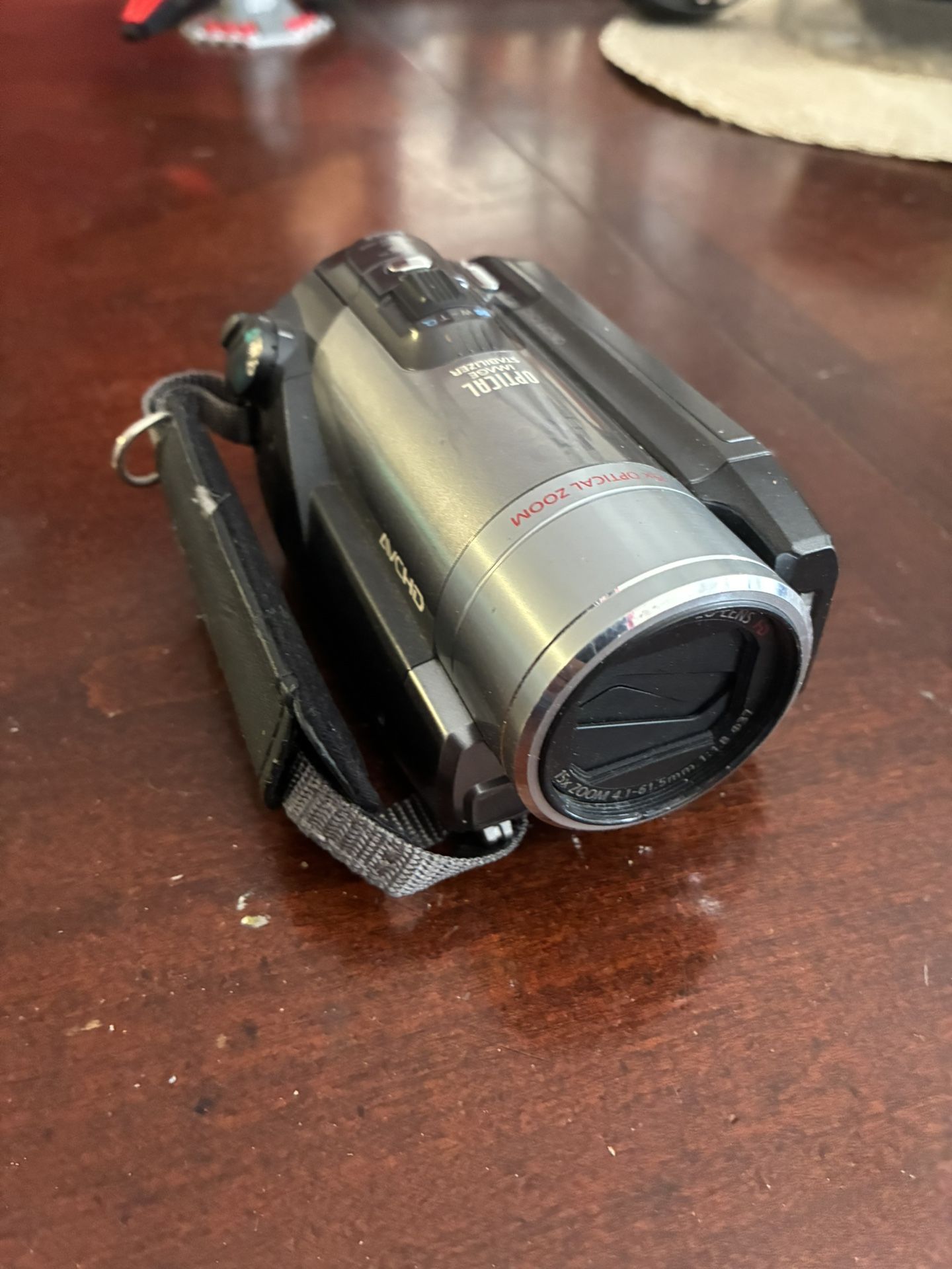 Canon VIXIA HF200 Camcorder Video Camera
