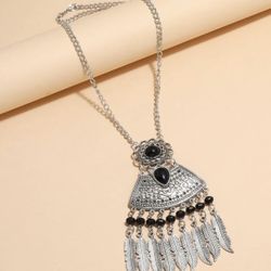 Gorgeous Emery Rose Feather Pendant Necklace 