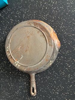 Vintage Unmarked Cast Iron Skillet w/ Inset Heat Ring 10" Smooth Bottom