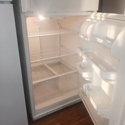 Refrigerator With Ice Maker