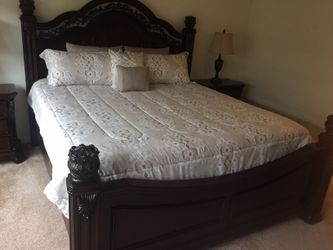 King Poster Bed New Unused Liberty Furnitures Messina Estates Collection