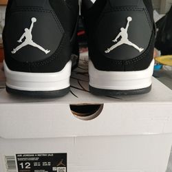 Size 12 Air Jordan 4 retro 