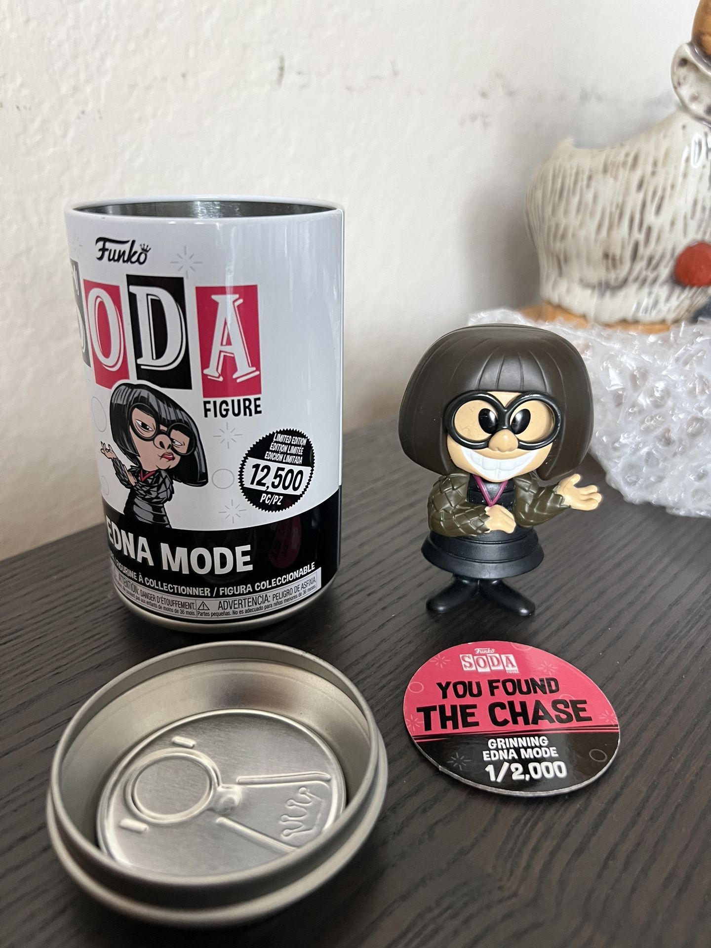 LIMITED EDITION CHASE Grinning Edna Mode Incredible Funko Soda Disney Pixar LE