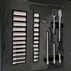 Snap On  1/4 Drive Ratchet And Socket Set New