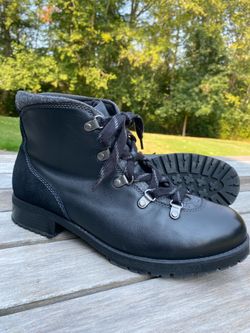 Womens 11 Wide Leather boots by Clarks
