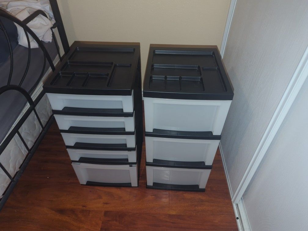 2 Multi-Tier Storage Containers.
