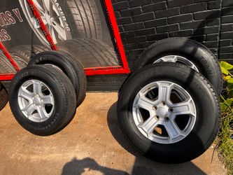 5 .. Jeep Rims and tires $250  Fit: 2019 Jeep Wrangler Dimension: 17"x7.5" Offset: 44.45mm Style: 5 Spoke Lugs: 5 Bolt Pattern: 139.7mm Width: 7.5 Dia