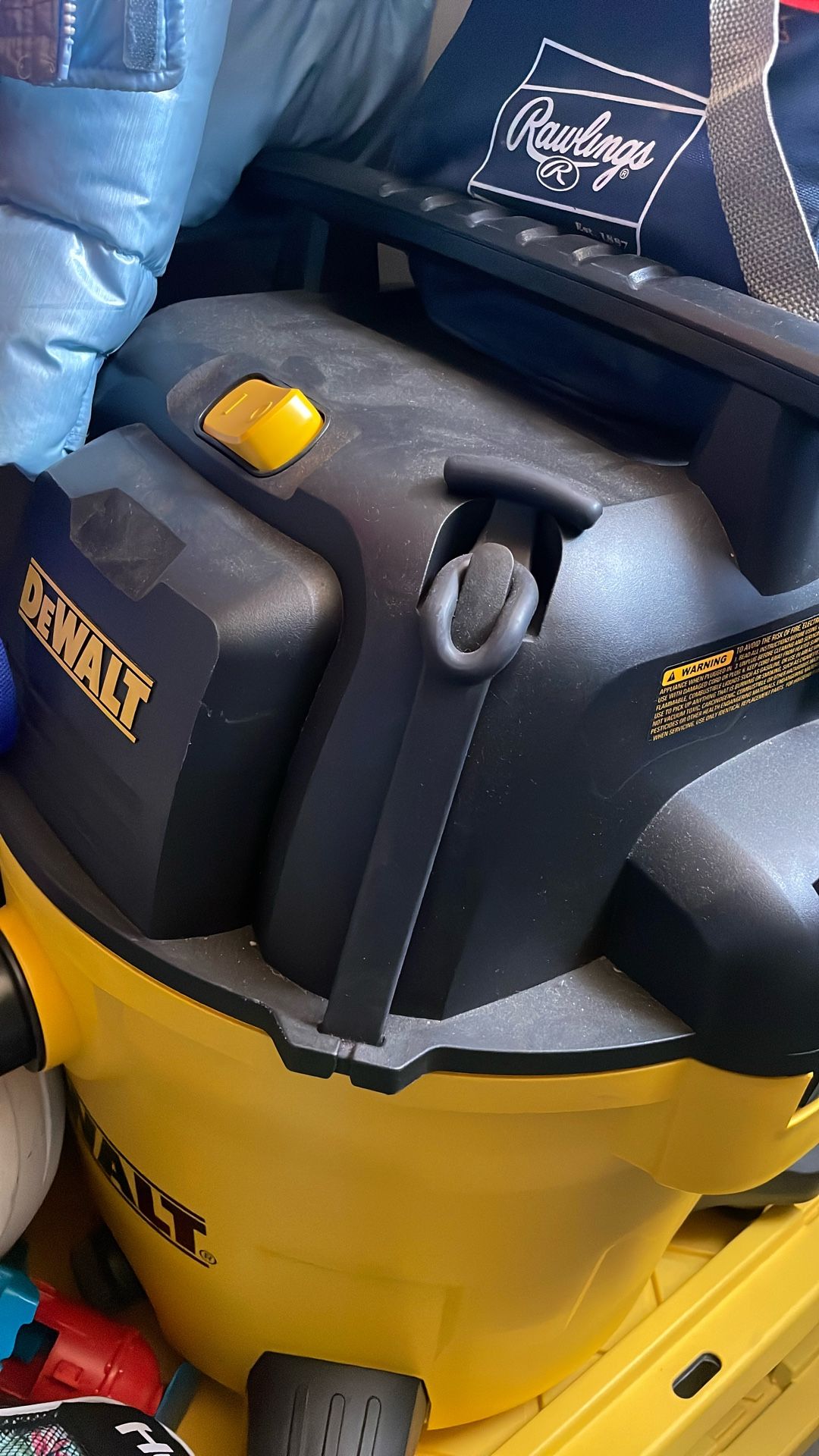 DeWalt 12 Gal. 5.5 HP Poly Wet/Dry Vacuum 