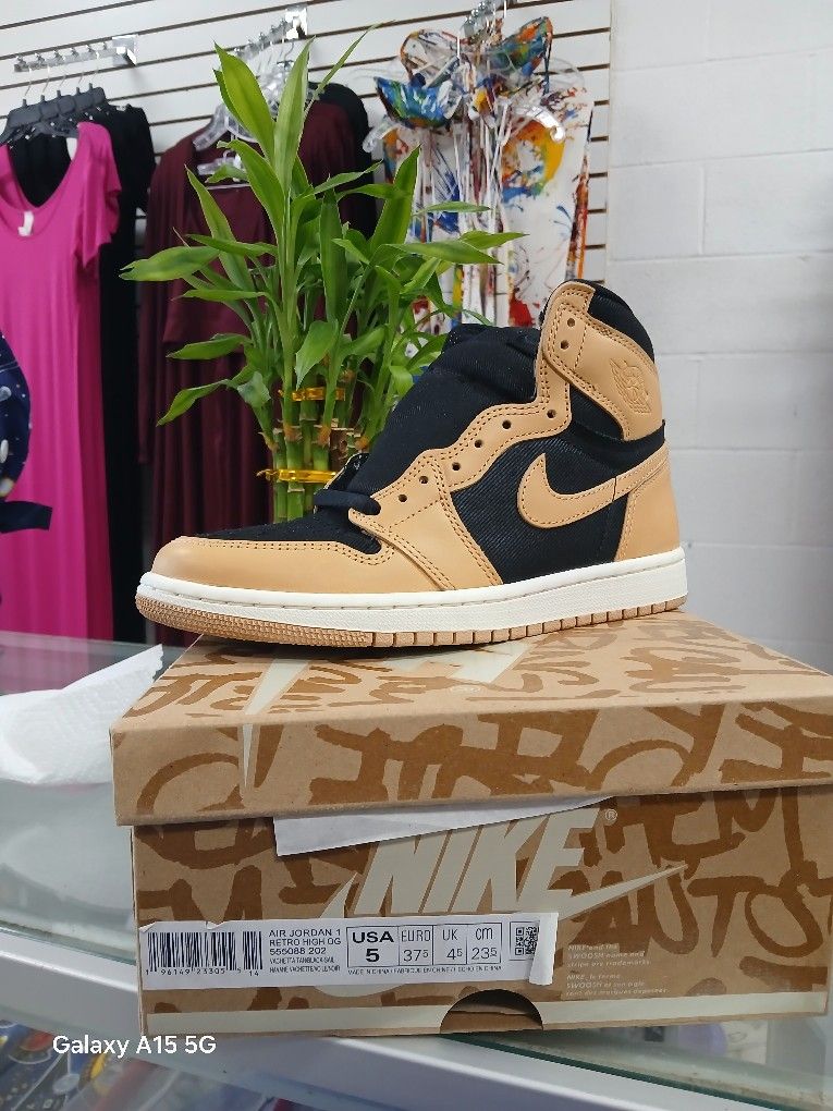 Jordan 1 High OG Heirloom Vachetta Tan