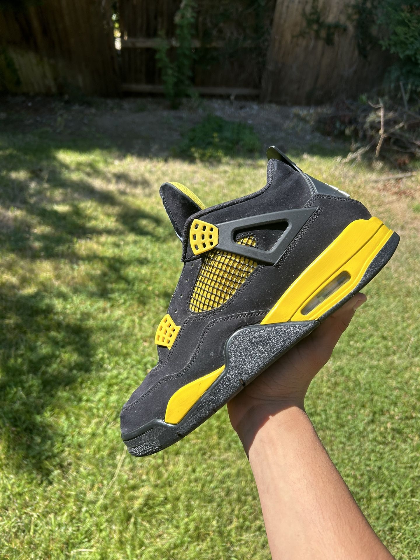 Jordan 4 “Thunder”