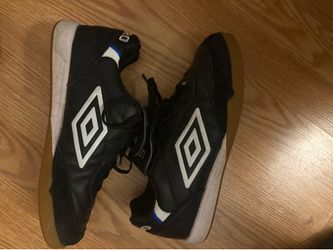 Umbro indoor shoes