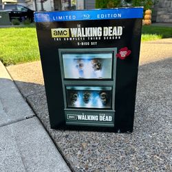 AMC The Walking Dead 3rd Season Zombie Head Tank With Blue-ray Discs