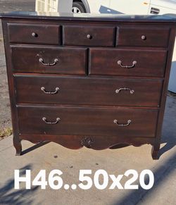 Ethan Allen Dresser 7 Drawers