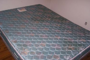 Queen size mattress and box springs