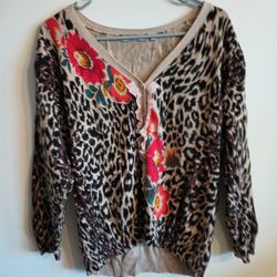 NY Collection Charlotte Tarantola Leopard Flower Print

Cardigan Size XL