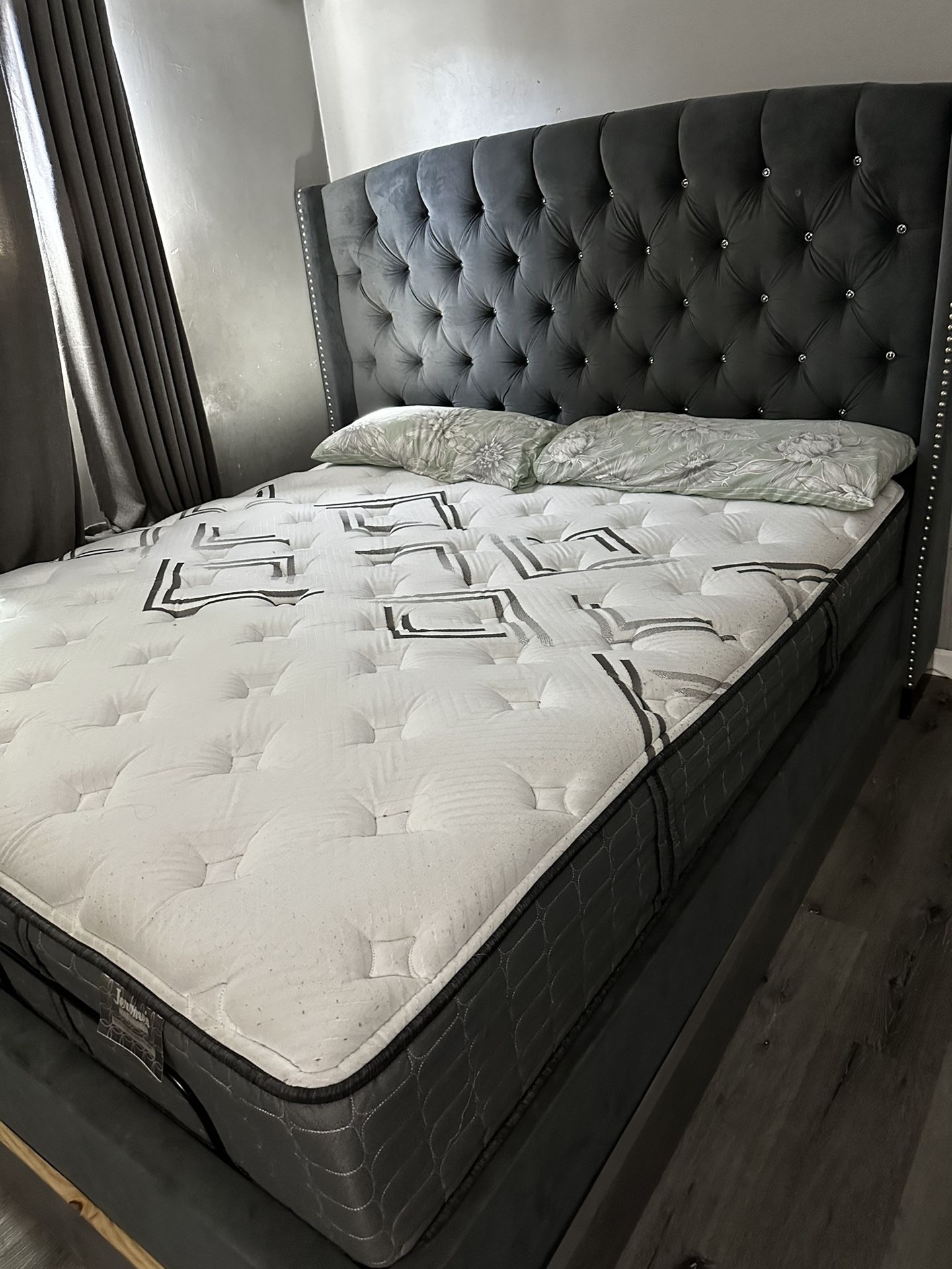 Cal King bed With Matress