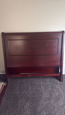 Queen bed frame, footboard with mattress