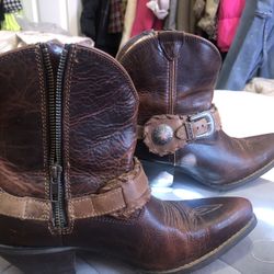 Cowgirl Boots !