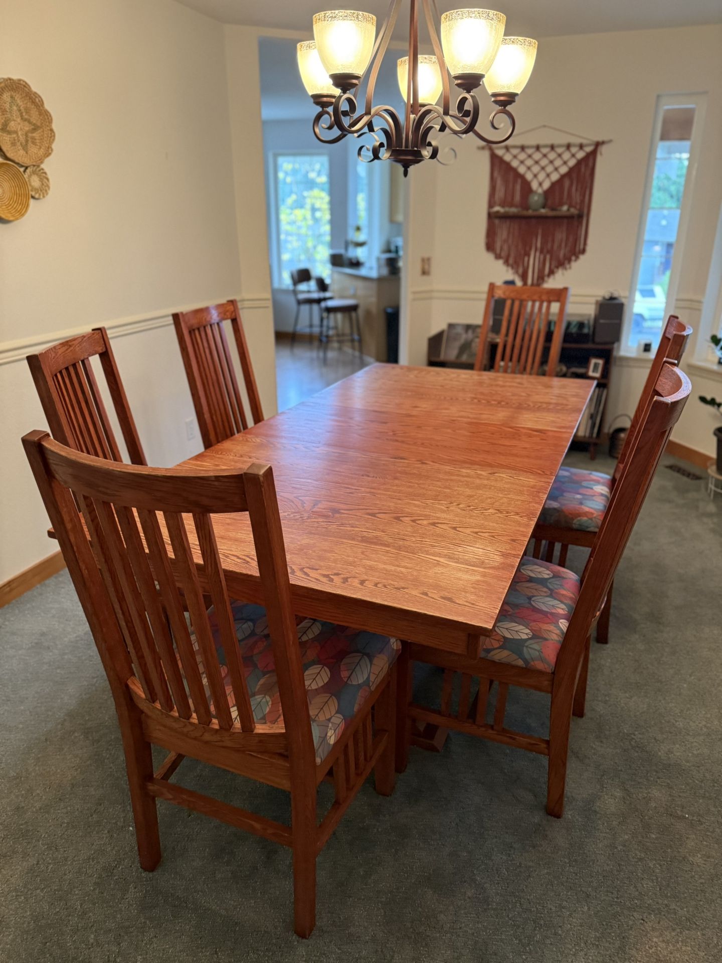 Dining room table with 6 chairs