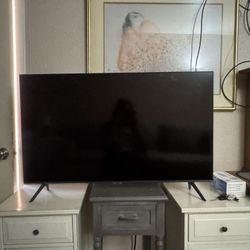 43-inch Samsung 4K UHD (Ultra High Definition) Smart TV