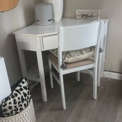 Corner Desk And Chair