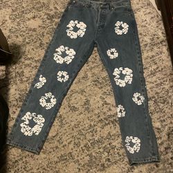 Demin Tear Jeans Size 32