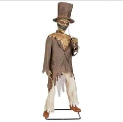 Home Accents 6.5' Animated LED Soul Slasher