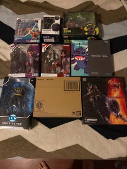 Figures for sale(READ DESCRIPTION)