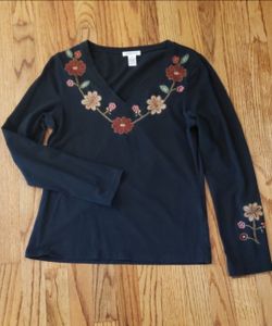 Harold's Black Long-Sleeve V-neck Tee With Floral Embroidery Size: M