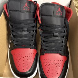 Jordan Men's Air Retro 1 Mid Casual Shoes in Red/Black/ Black Size 9.5 Leather