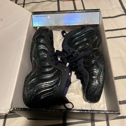 Foamposite One “Obsidian Galaxy” Size 10 Used