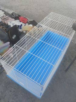Animal cage nice sturdy very clean