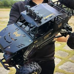 Set Of Two Wisairt Cross Country 1:12 RC Trucks (new)