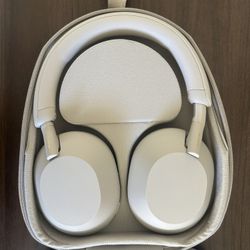 Sony WH100-XM5 Headphones