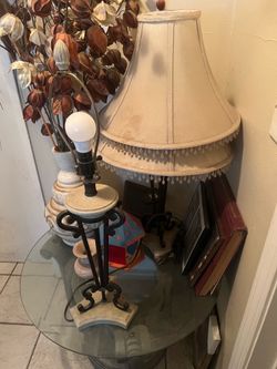 1 floor and 2 table lamps