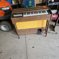 Estey Electronic Organ 