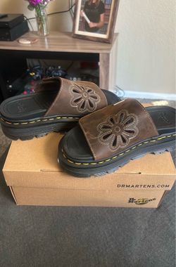 Dr. Martens shoe *like new