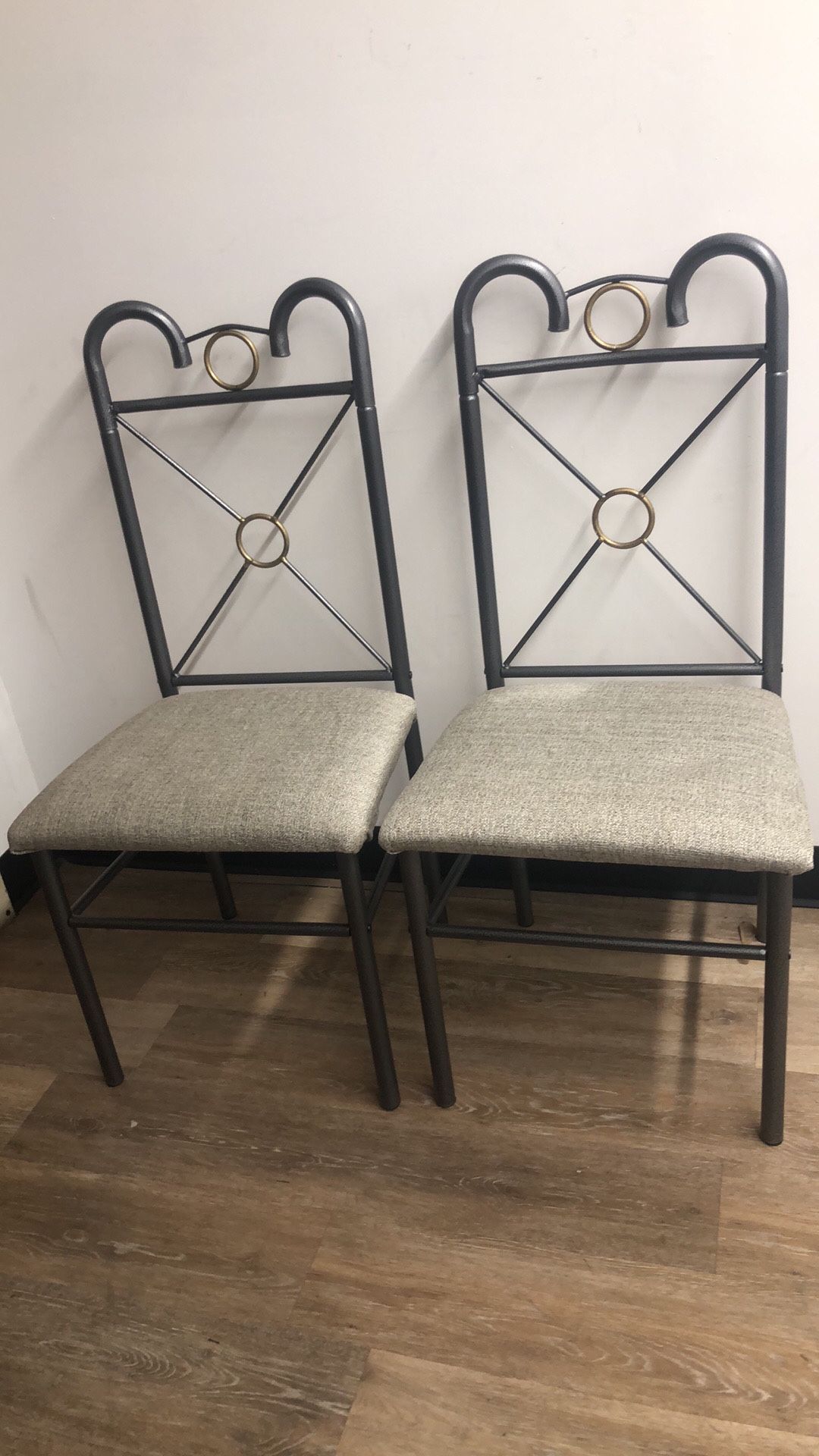 2 ‏ Gray metal chairs like new