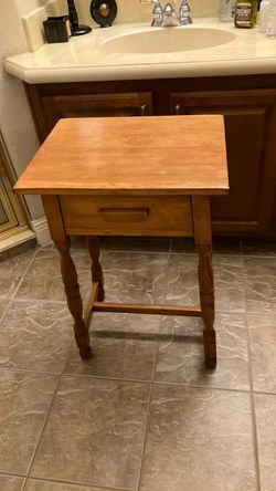 Wood table 35$